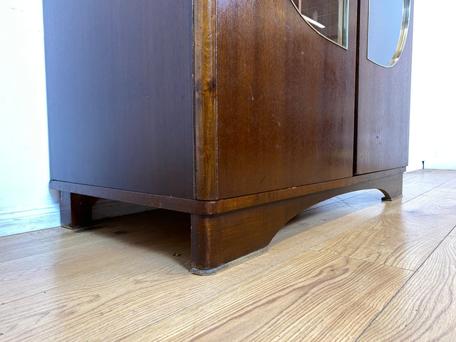 Besonders schöner und perfekt aufgeteilter dunkler Mid-Century Kleiderschrank mit Glastüren I Schrank Schlafzimmerschrank Wäscheschrank Rockabilly Vintage 50er 60er I