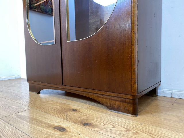 Besonders schöner und perfekt aufgeteilter dunkler Mid-Century Kleiderschrank mit Glastüren I Schrank Schlafzimmerschrank Wäscheschrank Rockabilly Vintage 50er 60er I