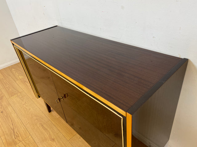 Stilvolles dunkles 60er Jahre Sideboard mit konischen Füßen und Messing Beschlag I Kommode Schrank Wäschekommode Fernsehkommode TV Lowboard Board 50er Rockabilly Vintage I