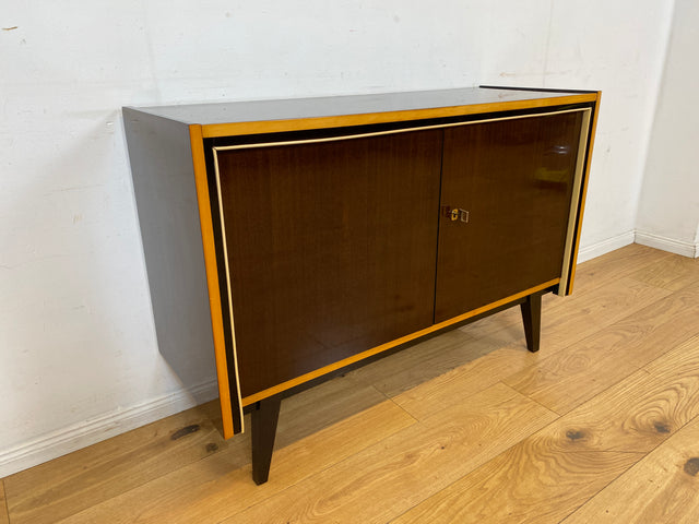 Stilvolles dunkles 60er Jahre Sideboard mit konischen Füßen und Messing Beschlag I Kommode Schrank Wäschekommode Fernsehkommode TV Lowboard Board 50er Rockabilly Vintage I