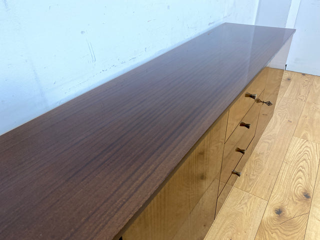 Stilvolles und sehr gut erhaltenes dunkles Vintage Sideboard mit Schubladen I Schrank Anrichte Lowboard Wäschekommode Fernsehkommode TV Board Mid-Century Retro 60er 70er I