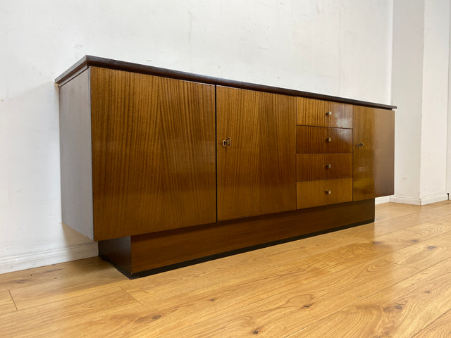 Stilvolles und sehr gut erhaltenes dunkles Vintage Sideboard mit Schubladen I Schrank Anrichte Lowboard Wäschekommode Fernsehkommode TV Board Mid-Century Retro 60er 70er I