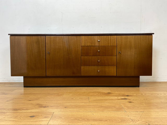 Stilvolles und sehr gut erhaltenes dunkles Vintage Sideboard mit Schubladen I Schrank Anrichte Lowboard Wäschekommode Fernsehkommode TV Board Mid-Century Retro 60er 70er I