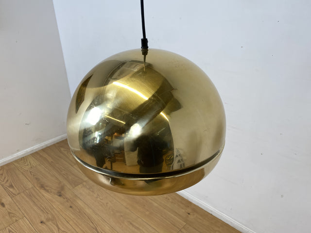 WMK I Seltene goldene skandinavische 70er Jahre Space Age Hängelampe aus Aluminium