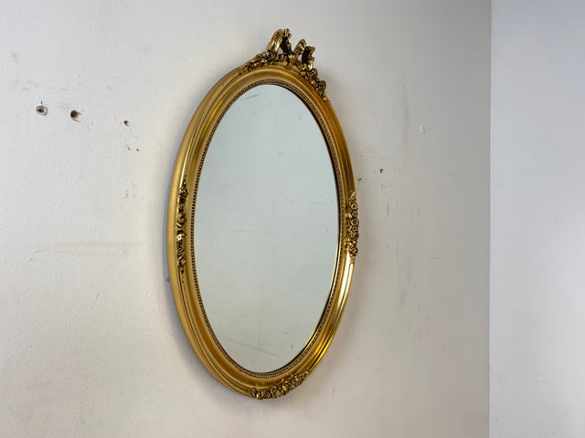 Eleganter großer ovaler Vintage Wandspiegel im antiken Stil mit goldenem Holz Rahmen mit Stuck Dekoration