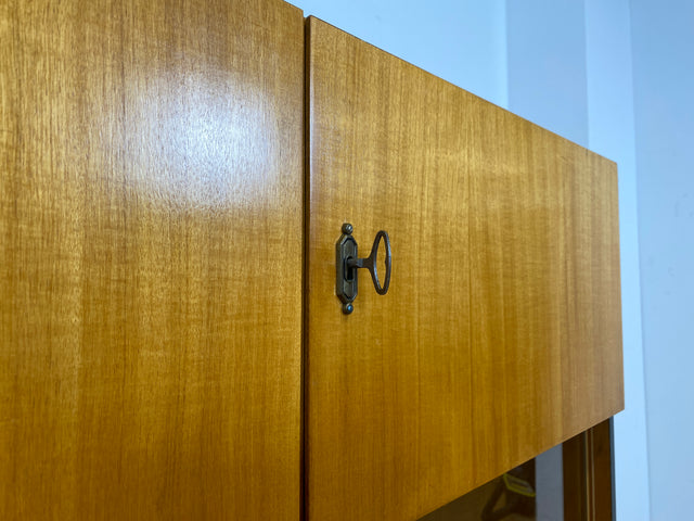 Stilvoller heller Mid-Century Wohnzimmerschrank aus 1969 mit Vitrine und Schubladen I Schrank Highboard Bücherschrank Kommode Sideboard Geschirrschrank Vintage Retro 70er