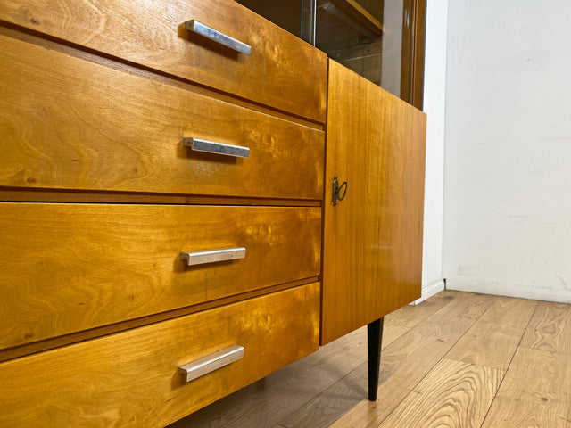 Stilvoller heller Mid-Century Wohnzimmerschrank aus 1969 mit Vitrine und Schubladen I Schrank Highboard Bücherschrank Kommode Sideboard Geschirrschrank Vintage Retro 70er
