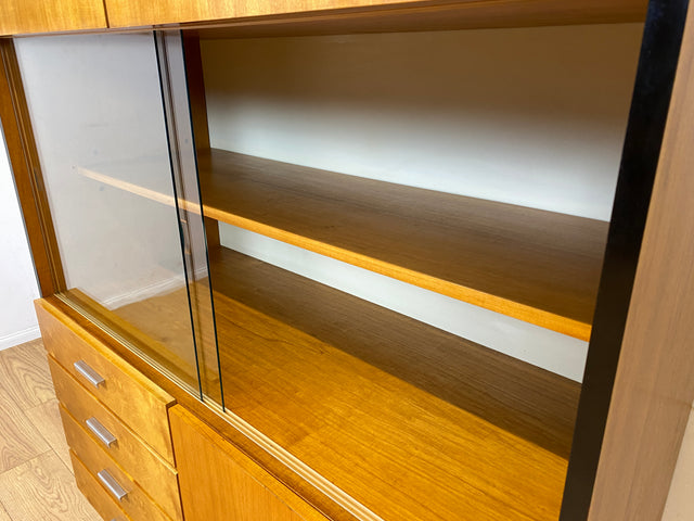Stilvoller heller Mid-Century Wohnzimmerschrank aus 1969 mit Vitrine und Schubladen I Schrank Highboard Bücherschrank Kommode Sideboard Geschirrschrank Vintage Retro 70er