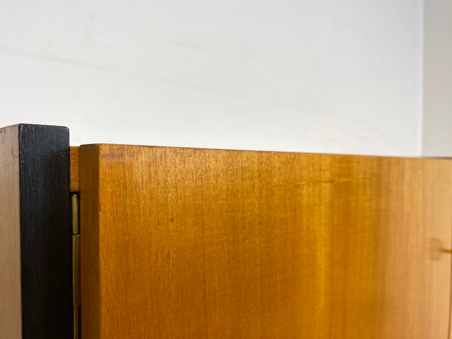 Stilvoller heller Mid-Century Wohnzimmerschrank aus 1969 mit Vitrine und Schubladen I Schrank Highboard Bücherschrank Kommode Sideboard Geschirrschrank Vintage Retro 70er