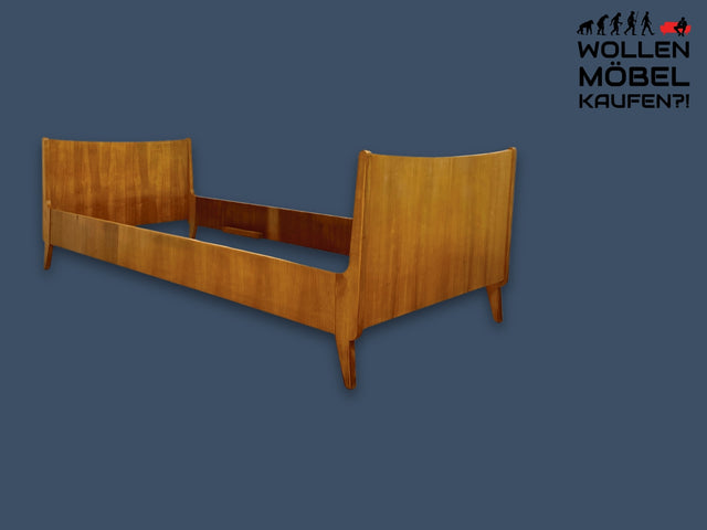 Sehr schönes und gut erhaltenes helles Mid-Century Bett für Matratzen 90x200