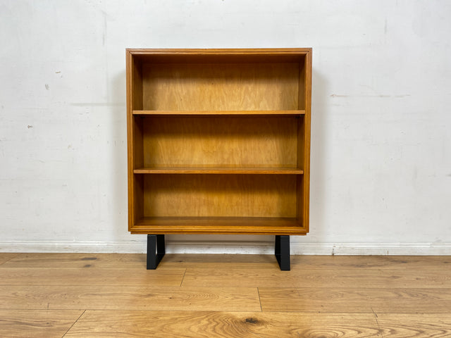Stilvolles helles Mid-Century Regal , Vollholz, mit verstellb. Regalböden & neuen Metallfüßen I Holzregal Bücherregal Bücherschrank Küchenregal Regalwand Vintage Retro 60er I