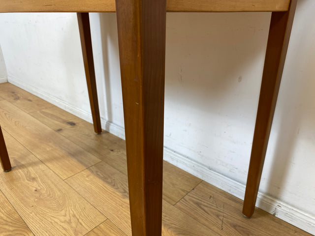 Retro pur I Sehr hübscher kleiner 60er Jahre Küchentisch mit pflegeleichter Resopal Tischplatte
