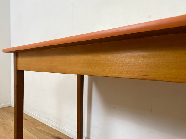 Retro pur I Sehr hübscher kleiner 60er Jahre Küchentisch mit pflegeleichter Resopal Tischplatte
