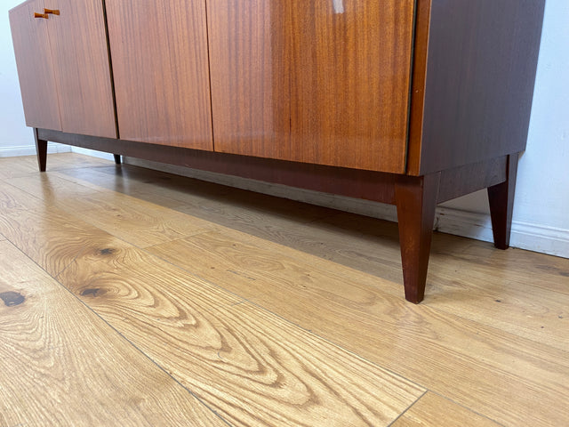 WMK I Elegantes und sehr gut erhaltenes langes Sideboard aus 1970