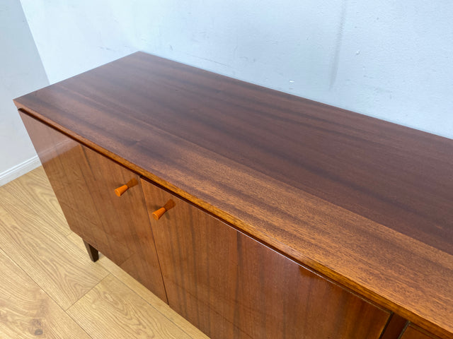 WMK I Elegantes und sehr gut erhaltenes langes Sideboard aus 1970
