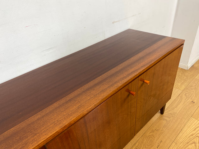 WMK I Elegantes und sehr gut erhaltenes langes Sideboard aus 1970