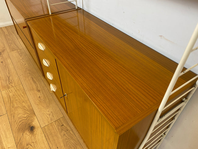 Kultiges modulares DDR Regalsystem Sybille aus 1968 mit weißen Regalleitern & Vitrine