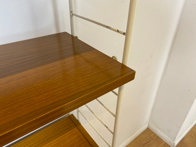 Kultiges modulares DDR Regalsystem Sybille aus 1968 mit weißen Regalleitern & Vitrine