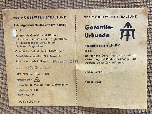 Kultiges modulares DDR Regalsystem Sybille aus 1968 mit weißen Regalleitern & Vitrine