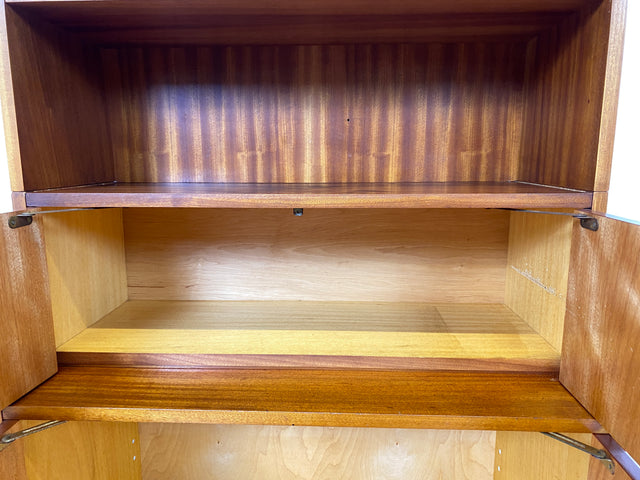 WMK I Schönes und geräumiges modulares Mid-Century Highboard auf neuen Metallfüßen mit Regal Fach I Schrank Bücherschrank Kommode Sideboard Wäschekommode Vintage Retro 60er I