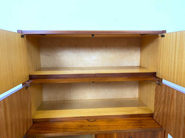 Schönes und geräumiges modulares Mid-Century Highboard auf neuen Metallfüßen mit Schubladen I Schrank Kommode Sideboard Geschirrschrank Bücherschrank Vintage Retro 60er I