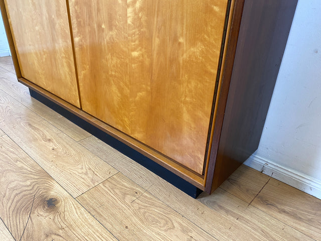Stilvoller und besonders schmaler Mid-Century Schrank mit Regalböden I Flurschrank Wäscheschrank Kleiderschrank Garderobe Schuhschrank Rockabilly Vintage 50er 60er I