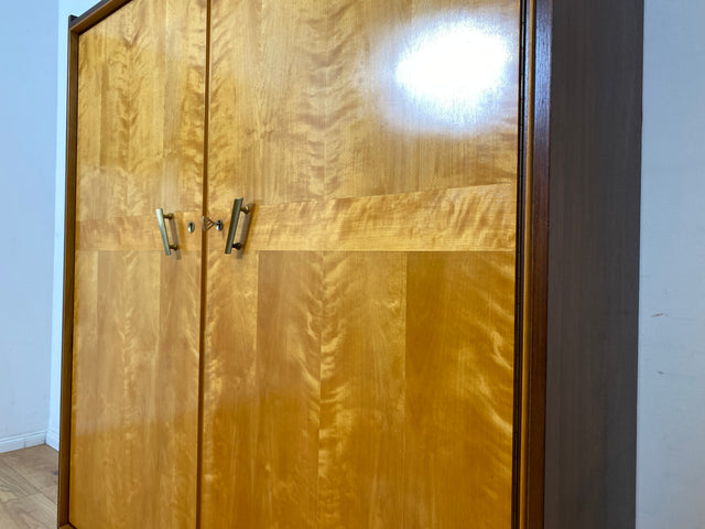 Stilvoller und besonders schmaler Mid-Century Schrank mit Regalböden I Flurschrank Wäscheschrank Kleiderschrank Garderobe Schuhschrank Rockabilly Vintage 50er 60er I
