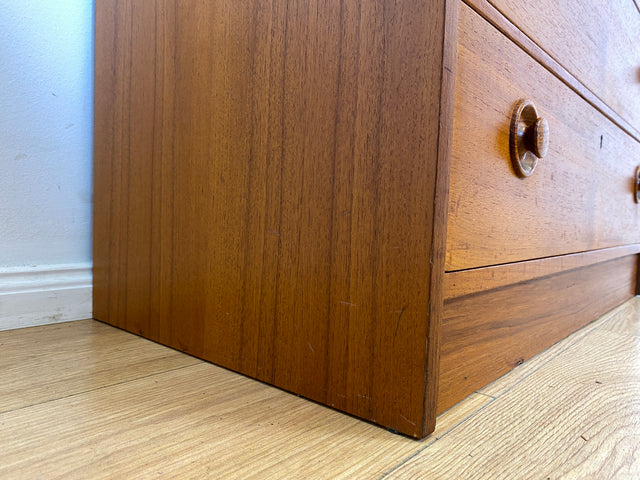 Stilvolle & sehr gut erhaltene skandinavische Kommode in Teakholz mit Schubladen & Holzgriffen I Schubladenkommode Sideboard Wäschekommode 60er 70er Vintage Danish Design I
