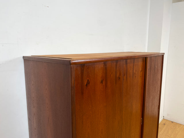 Hochwertiger skandinavische Mid-Century Kleiderschrank mit Schubladen I Vollholz in Teak I Schrank Schlafzimmerschrank Wäscheschrank Wardrobe Danish Design Vintage Teakholz I