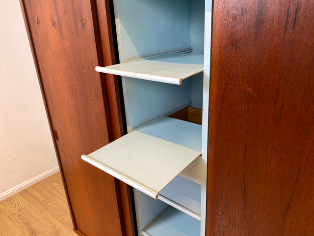 Hochwertiger skandinavische Mid-Century Kleiderschrank mit Schubladen I Vollholz in Teak I Schrank Schlafzimmerschrank Wäscheschrank Wardrobe Danish Design Vintage Teakholz I
