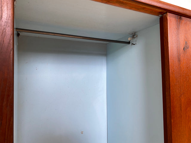 Hochwertiger skandinavische Mid-Century Kleiderschrank mit Schubladen I Vollholz in Teak I Schrank Schlafzimmerschrank Wäscheschrank Wardrobe Danish Design Vintage Teakholz I