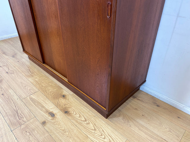Hochwertiger skandinavische Mid-Century Kleiderschrank mit Schubladen I Vollholz in Teak I Schrank Schlafzimmerschrank Wäscheschrank Wardrobe Danish Design Vintage Teakholz I