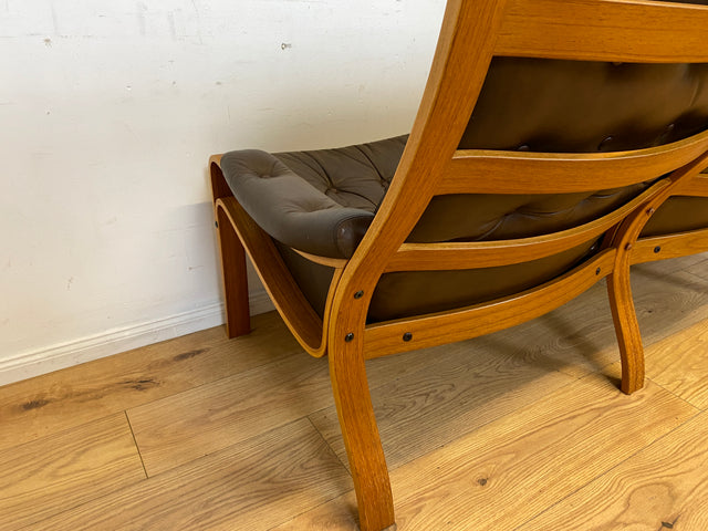 WMK I Stilvolles skandinavische Sofa mit gestepptem braunem Echtleder Bezug I Norwegen 1970er I Couch Ledercouch Ledersofa 3-Sitzer 3er Sitzgarnitur Mid-Century Vintage Leder I