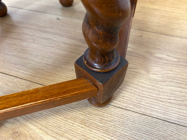Sehr hübscher skandinavischer antiker Hocker mit fein gedrechselten Beinen I sechseckiger Sitzhocker Fußhocker Fußbank Schemel Sitz Stuhl Pouf Vintage I