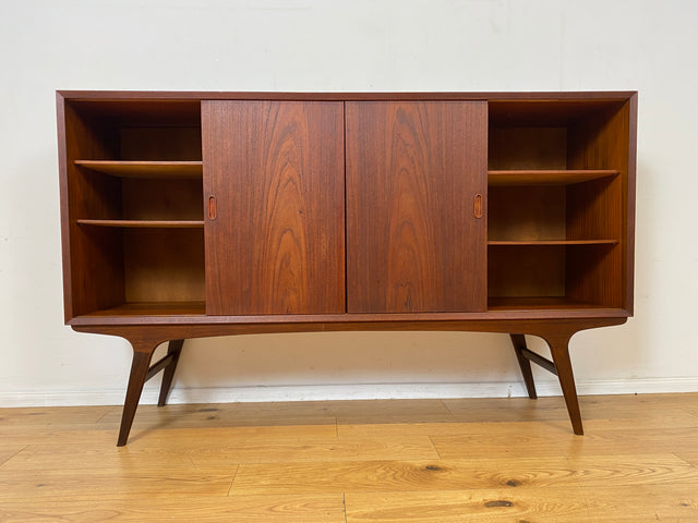 Stilvolles skandinavisches Mid-Century Highboard mit Schiebetüren & Schubladen I Vollholz in Teak I Schrank Sideboard Kommode Barschrank Anrichte Danish Design Vintage 60er