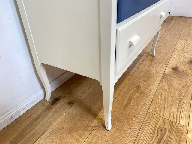 Sehr hübsche weiße skandinavische 50er Jahre Kommode aus vollem Holz mit geräumigen Schubladen & Holzgriffen I Schubladekommode Wäschekommode Sideboard Schrank Vintage 60er I