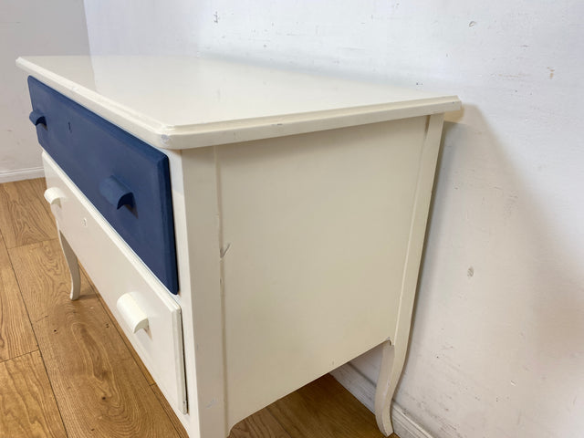 Sehr hübsche weiße skandinavische 50er Jahre Kommode aus vollem Holz mit geräumigen Schubladen & Holzgriffen I Schubladekommode Wäschekommode Sideboard Schrank Vintage 60er I