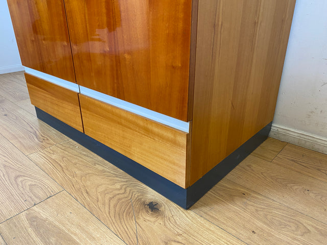 WMK I Das Glanzstück I Perfekt aufgeteilter Mid-Century Kleiderschrank aus 1967 mit Schubladen I Schrank Schlafzimmerschrank Wäscheschrank Wardrobe Vintage Retro 60er 70er I Berlin Leipzig Hamburg