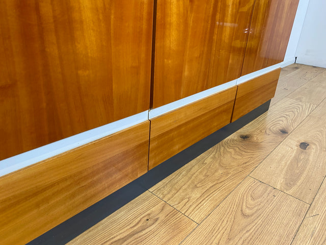 WMK I Das Glanzstück I Perfekt aufgeteilter Mid-Century Kleiderschrank aus 1967 mit Schubladen