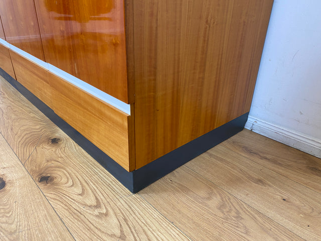 WMK I Das Glanzstück I Perfekt aufgeteilter Mid-Century Kleiderschrank aus 1967 mit Schubladen