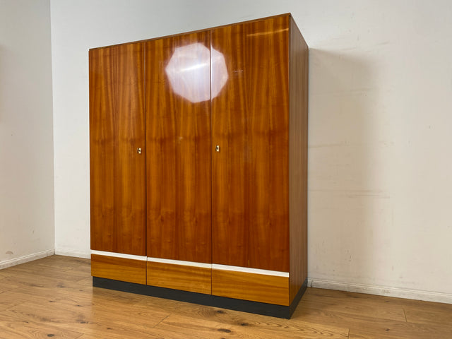 WMK I Das Glanzstück I Perfekt aufgeteilter Mid-Century Kleiderschrank aus 1967 mit Schubladen