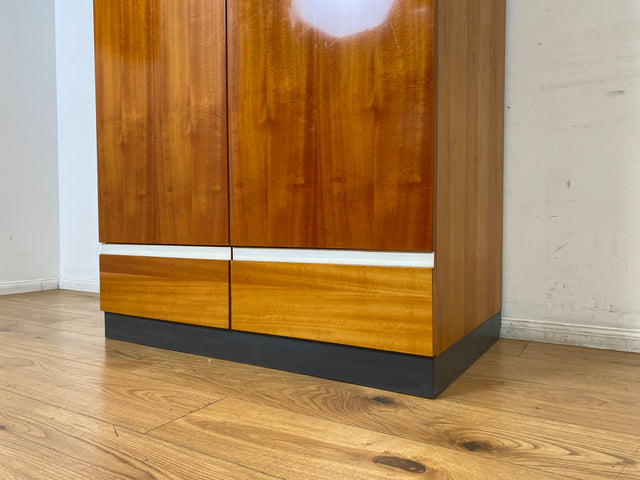 WMK I Das Glanzstück I Perfekt aufgeteilter Mid-Century Kleiderschrank aus 1967 mit Schubladen I Schrank Schlafzimmerschrank Wäscheschrank Wardrobe Vintage Retro 60er 70er I Berlin Leipzig Hamburg