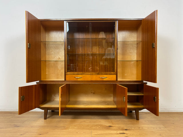 WMK I Stilvoller und gut erhaltener Mid-Century Wohnzimmerschrank mit Vitrine und Schubladen