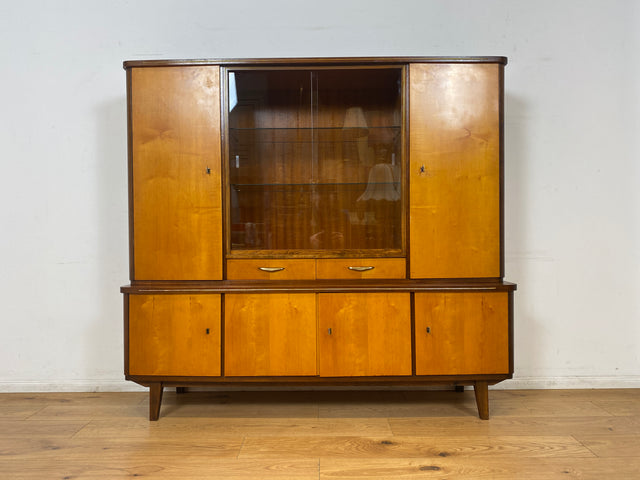 WMK I Stilvoller und gut erhaltener Mid-Century Wohnzimmerschrank mit Vitrine und Schubladen
