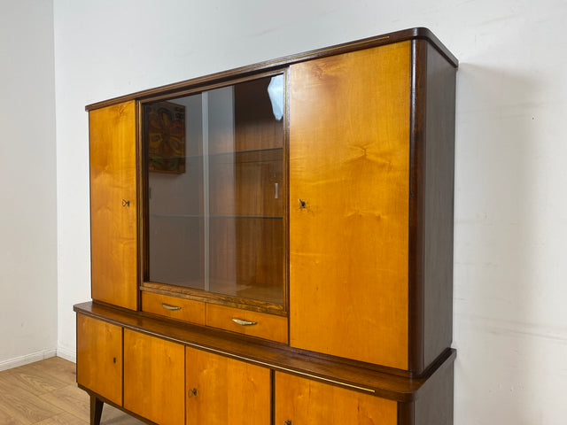 WMK I Stilvoller und gut erhaltener Mid-Century Wohnzimmerschrank mit Vitrine und Schubladen