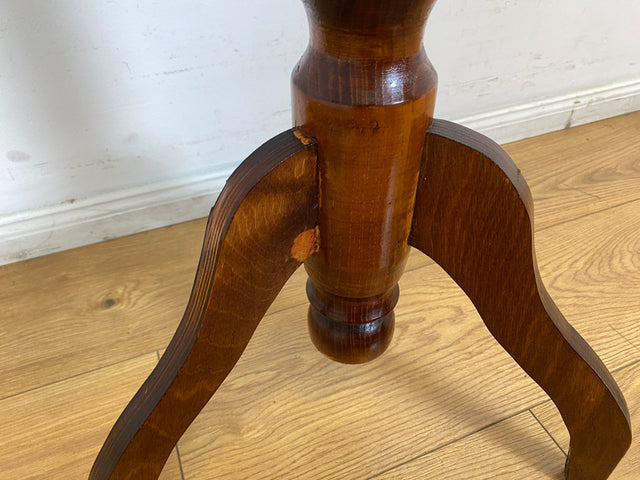 Schöner und stabiler runder 50er Jahre Beistelltisch im antiken Stil mit gedrechseltem Fuß I Tisch Tischchen Ablage Telefontisch Blumentisch Blumenbank Vintage I