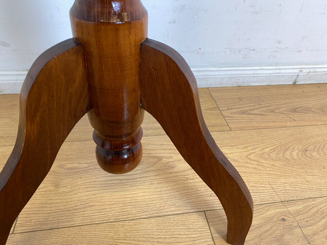 Schöner und stabiler runder 50er Jahre Beistelltisch im antiken Stil mit gedrechseltem Fuß I Tisch Tischchen Ablage Telefontisch Blumentisch Blumenbank Vintage I
