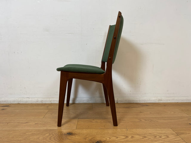 WMK I Set aus 6 skandinavischen Designer Stühlen von Erik Buck aus Nussbaum mit grünem Stoffbezug