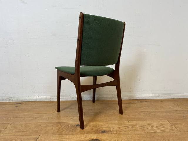 WMK I Set aus 6 skandinavischen Designer Stühlen von Erik Buck aus Nussbaum mit grünem Stoffbezug