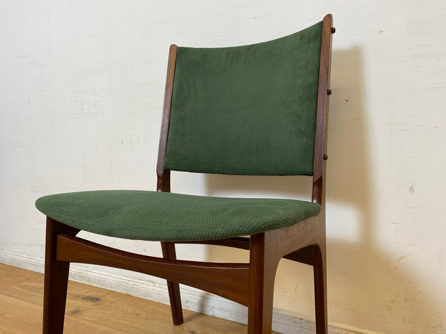 WMK I Set aus 6 skandinavischen Designer Stühlen von Erik Buck aus Nussbaum mit grünem Stoffbezug